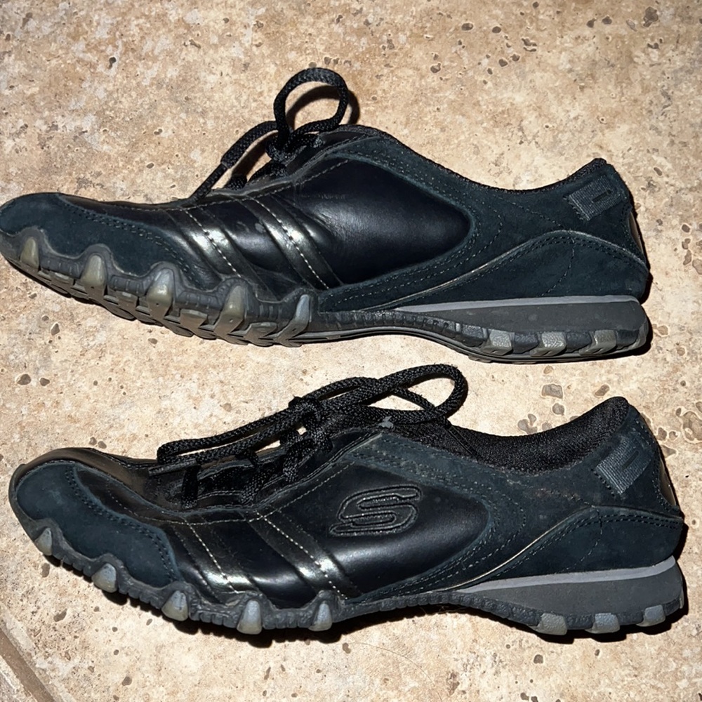 ladies black leather skechers